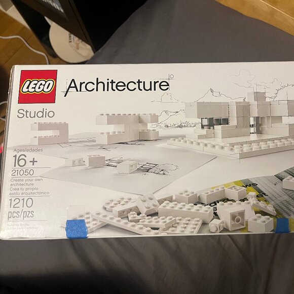 Lego Architecture Studio (Set 21050) - Picture 3 of 3